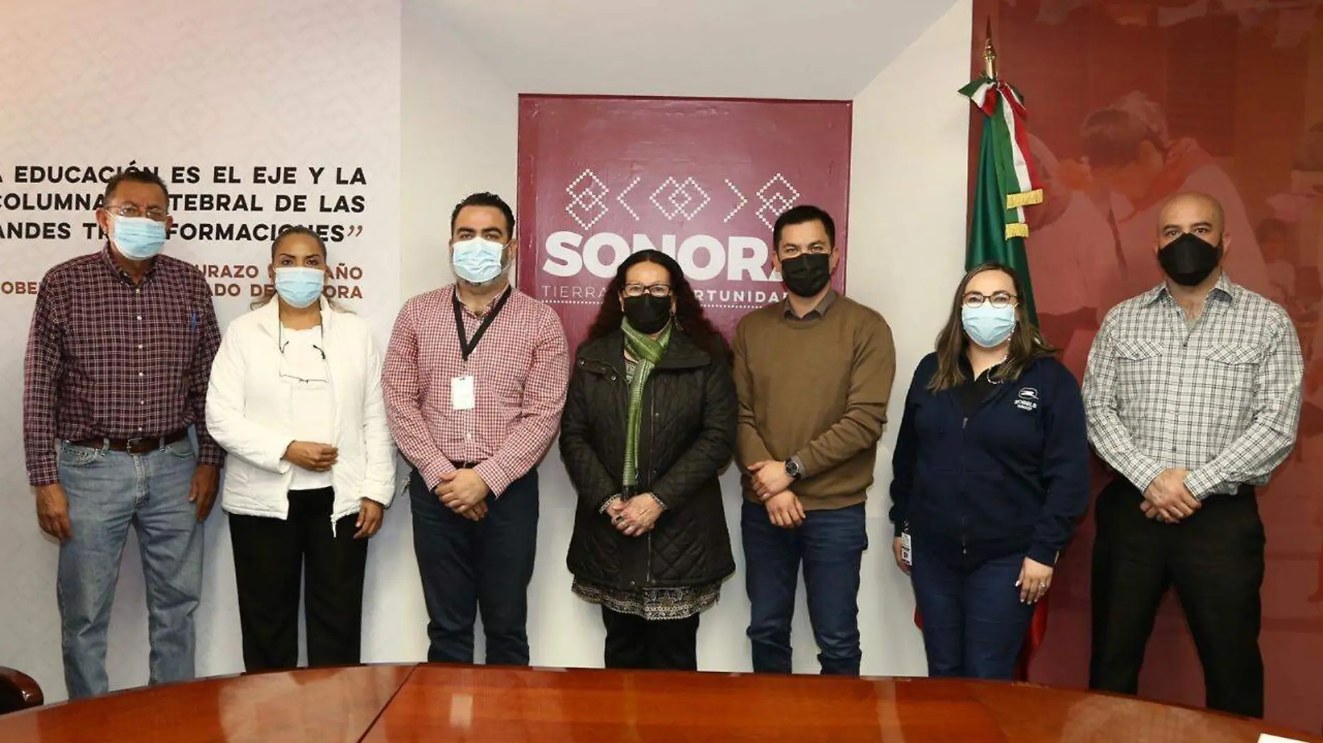 Autoridades de la SEC, ISEA y Zobele reunidas